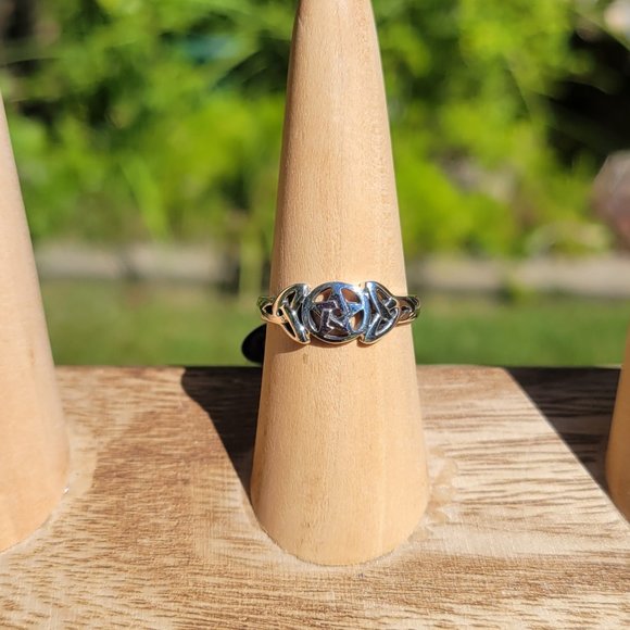 Celtic Triquetra Pentacle Sterling Silver Ring, Size 6 and 8 - Picture 3 of 5